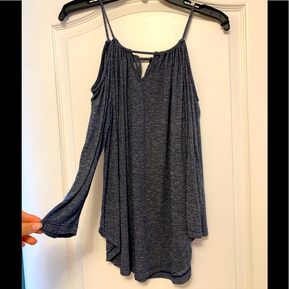 Open shoulder top